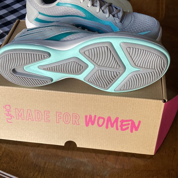 Athletic shoe by Ryko grey and aqua - Picture 4 of 5